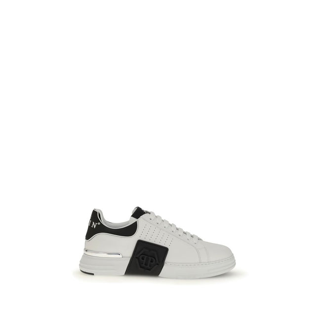 White Calf Leather Bos Taurus Athletic SneakersLow Top Hexagon Sneakers by Philipp Plein combine urban style and advanced technology in a bold, modern design. Made of nappa leather, they are embellished with a contrasting logo on the collar and the iconic