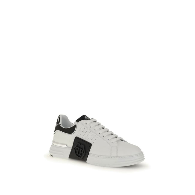 White Calf Leather Bos Taurus Athletic SneakersLow Top Hexagon Sneakers by Philipp Plein combine urban style and advanced technology in a bold, modern design. Made of nappa leather, they are embellished with a contrasting logo on the collar and the iconic