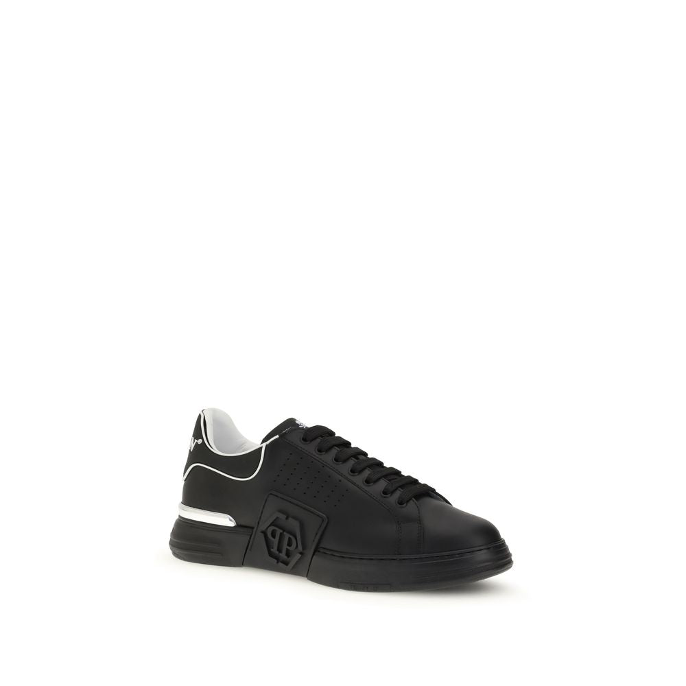 Black Calf Leather Bos Taurus Athletic SneakersLow Top Hexagon Sneakers by Philipp Plein combine urban style and advanced technology in a bold, modern design. Made of nappa leather, they are embellished with a contrasting logo on the collar and the iconic