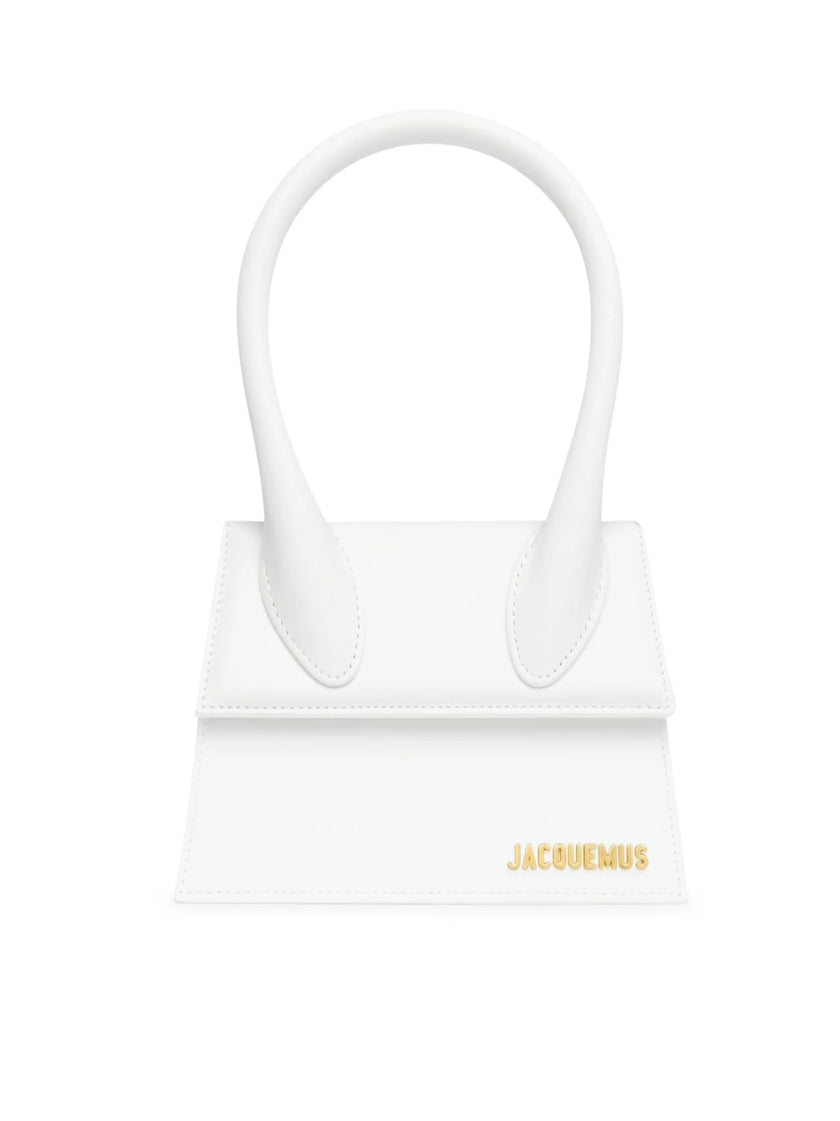 White Le Chiquito Moyen BagJACQUEMUS Gorgeous brand new, 100% Authentic Jacquemus Le Chiquito Moyen White Bag Model: 213BA002-3000-100 Color: White with Gold Hardware – Reinforced handle – Magnetic flap closure – Removable long shoulder strap – Inside poc