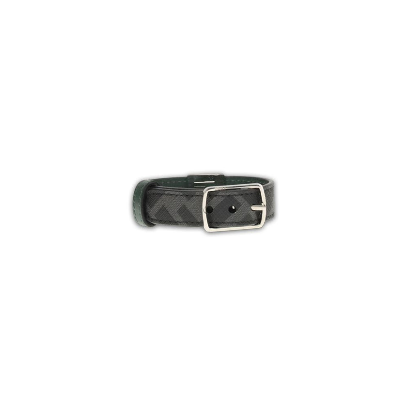 Black Calf Leather Bos Taurus BraceletFF Bracelet by Fendi is an elegant and versatile accessory designed to stylishly complete both casual and more formal looks. Reversible, it is made of iconic black FF Canvas with a dark green leather interior, offerin