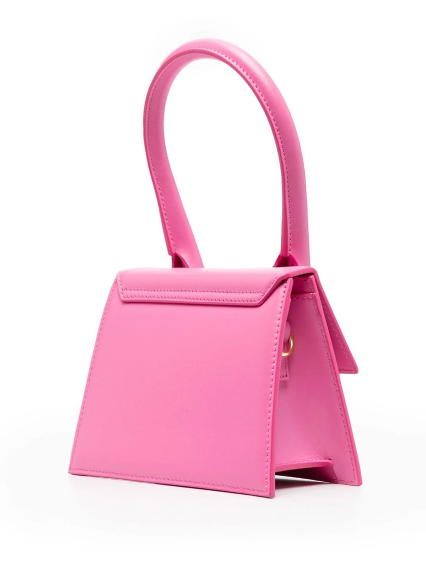 Pink Le Chiquito Moyen BagJACQUEMUS Gorgeous brand new, 100% Authentic Jacquemus Le Chiquito Moyen Pink Bag Model: 213BA002-3060-430 Color: Pink with Gold Hardware – Reinforced handle – Magnetic flap closure – Removable long shoulder strap – Inside pocket