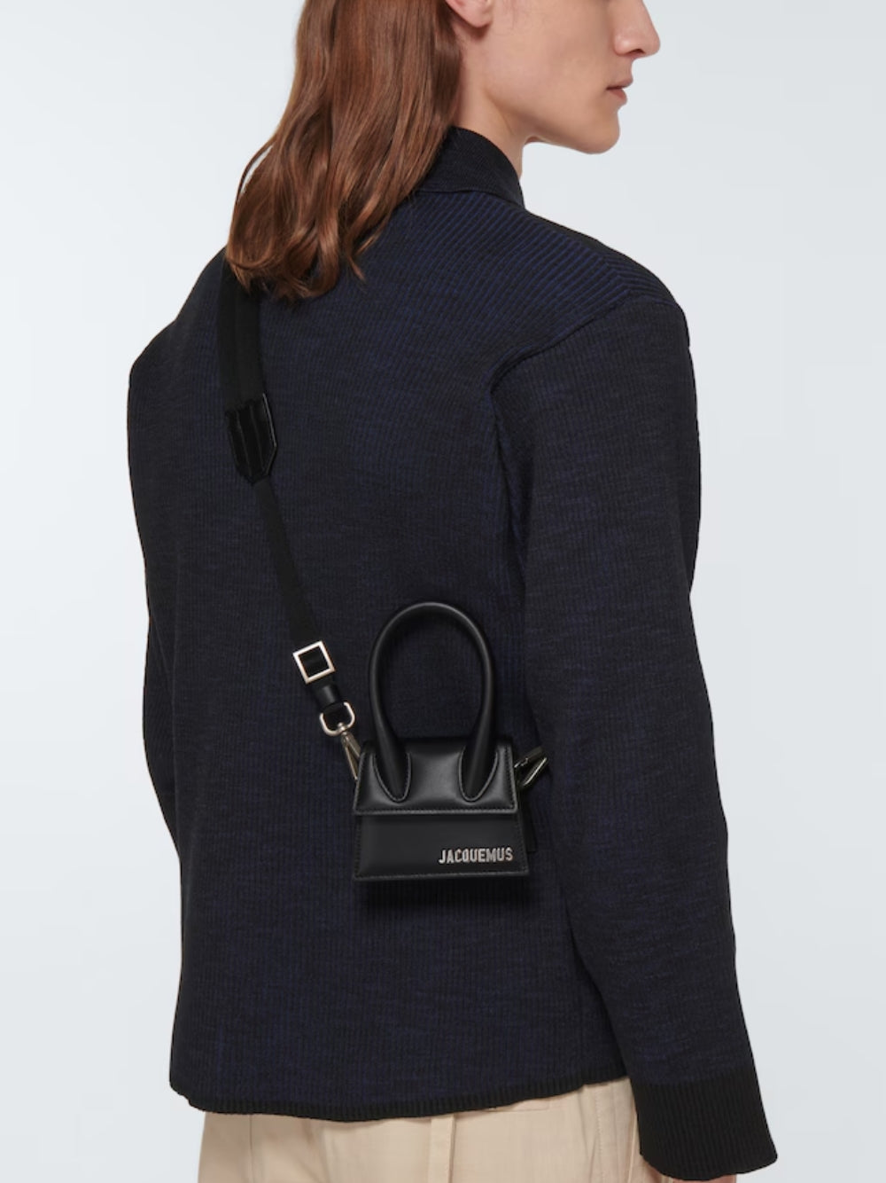 Black Le Chiquito Homme Crossbody BagJACQUEMUS Gorgeous brand new, 100% Authentic Jacquemus Le Chiquito Homme Crossbody Bag Model: 216BA001-3061-990 Color: Black with Silver Hardware – Reinforced handle – Magnetic flap closure – Removable long shoulder st