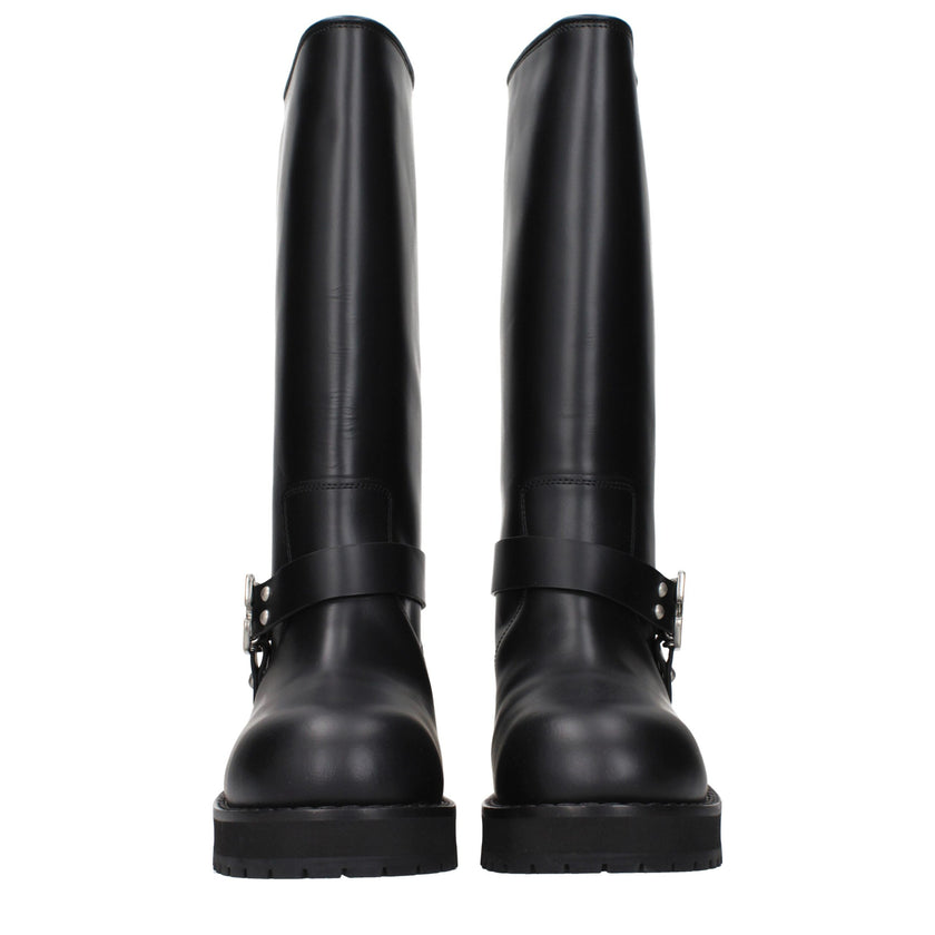 Black Leather Flat BootsDescription: The product with MPN OWIE045LEA0011072 and code F84978 leather in black is a boots designed by Off-White. It has features like side logo.Black Leather Flat Boots${tagsOff-WhiteAulae Black Leather Flat Boots Off-WhiteAu