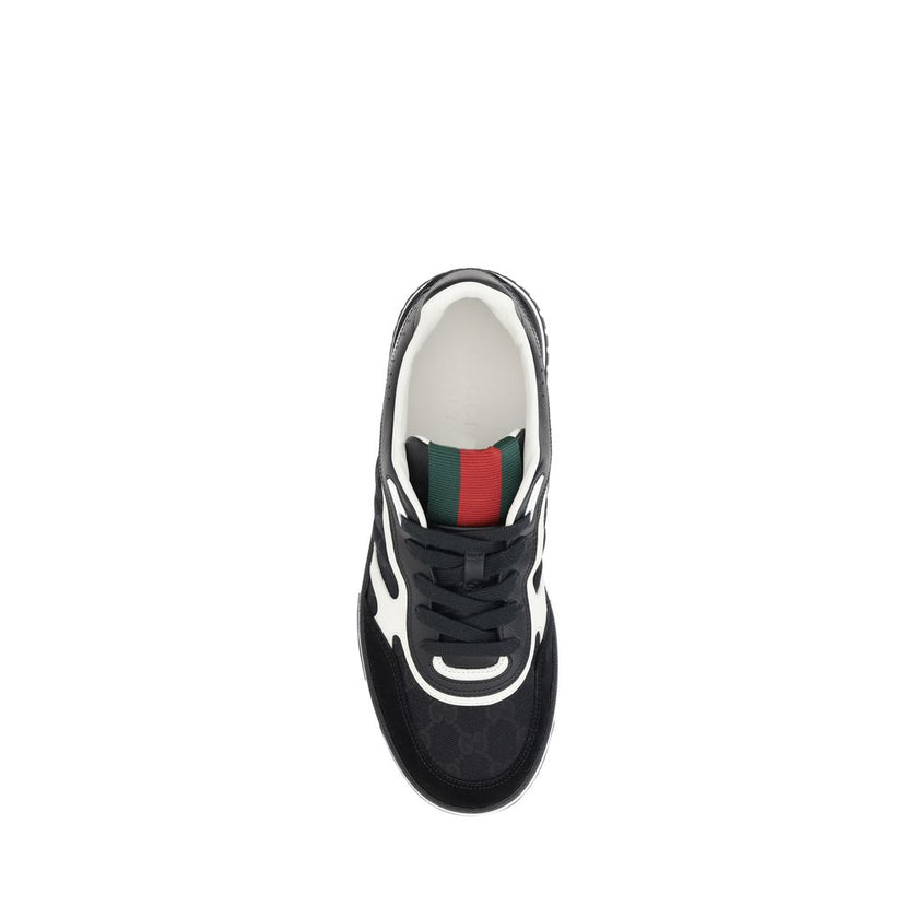 Re-Web SneakersRe-Web Sneakers by Gucci are a blend of urban style and sophistication, with distinctive details that recall the brand’s identity. The front lace-up closure ensures a comfortable and adjustable fit, while the brand’s iconic signature is app