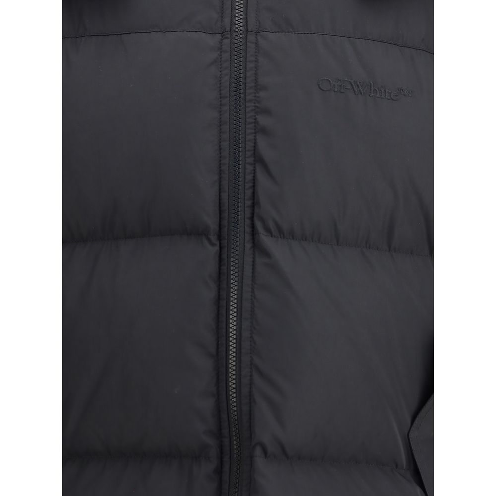 Black Polyester Full-Length JacketThe Off-White Diagonal Arrow Down Jacket blends urban aesthetics with modern functionality. Designed with a quilted, voluminous silhouette, it features long sleeves, a protective turtleneck, and a practical front zip clos