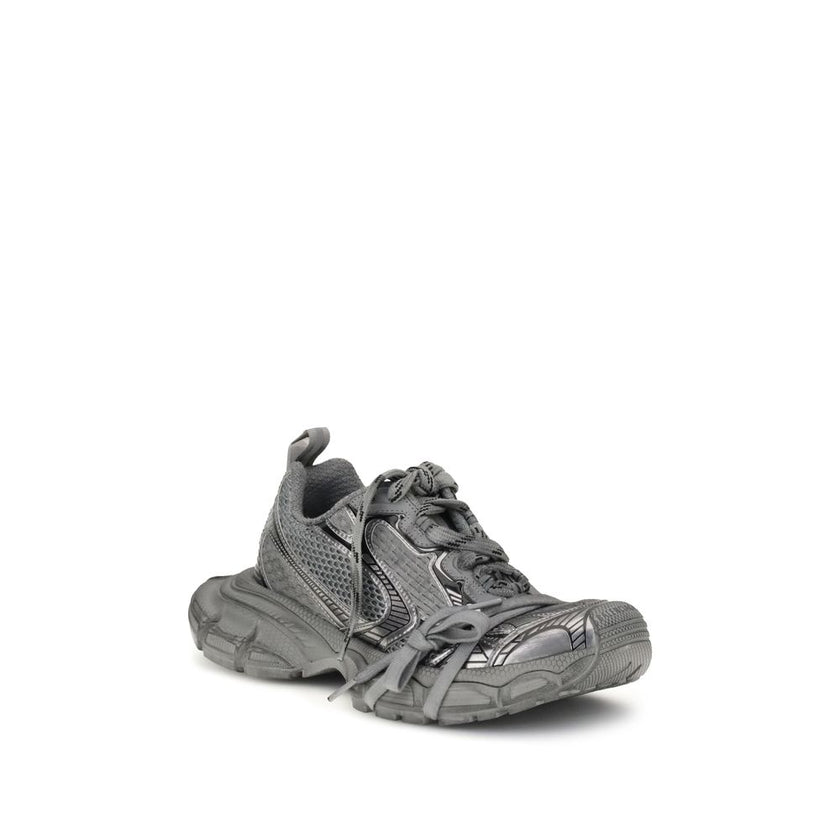 Gray Polyurethane Chunky Sneakers3XL Sneakers by Balenciaga combine futuristic aesthetics and streetwear spirit in a bold and recognizable design. Featuring a front closure with multiple laces and a double tongue, they feature an oversized construction wi