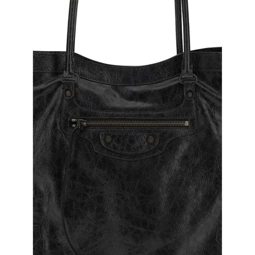 Black Lamb Ovis Aries Aries Shoulder BagThe Le City Tote Bag by Balenciaga is crafted from soft Arena lambskin leather with a vintage finish, offering a spacious and structured silhouette. Designed with two top handles (drop: 23.8 cm), it’s ideal for shou