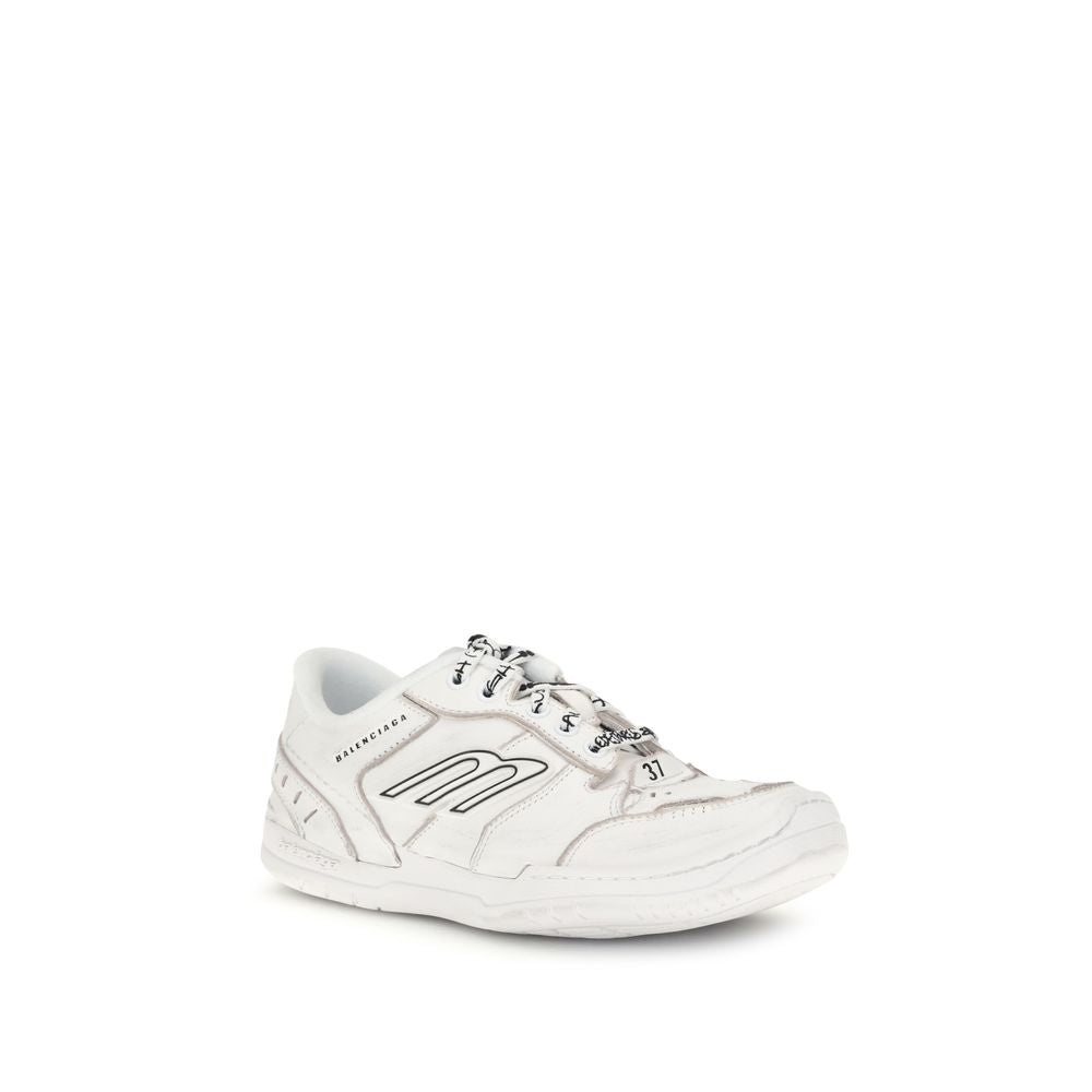 Hamptons Worn-out SneakersHamptons Worn-out Sneakers by Balenciaga reinterpret streetwear style with a medium-worn effect that lends character and originality. Twisted laces, exposed topstitching and raw-cut edges enhance the intentionally lived-in aesthe