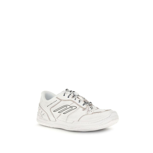 Hamptons Worn-out SneakersHamptons Worn-out Sneakers by Balenciaga reinterpret streetwear style with a medium-worn effect that lends character and originality. Twisted laces, exposed topstitching and raw-cut edges enhance the intentionally lived-in aesthe