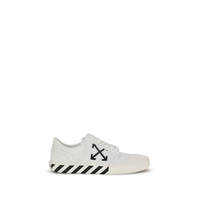 White Calf Leather Bos Taurus Low Top SneakersLow Vulc Undercut Sneakers by Off-White feature contrasting color details and the iconic Arrow motif on the side. Featuring a flat sole and lace-up closure, they combine urban style and comfort in a contempora
