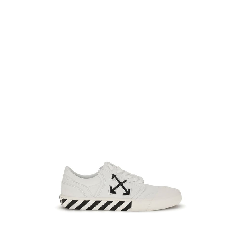 White Calf Leather Bos Taurus Low Top SneakersLow Vulc Undercut Sneakers by Off-White feature contrasting color details and the iconic Arrow motif on the side. Featuring a flat sole and lace-up closure, they combine urban style and comfort in a contempora
