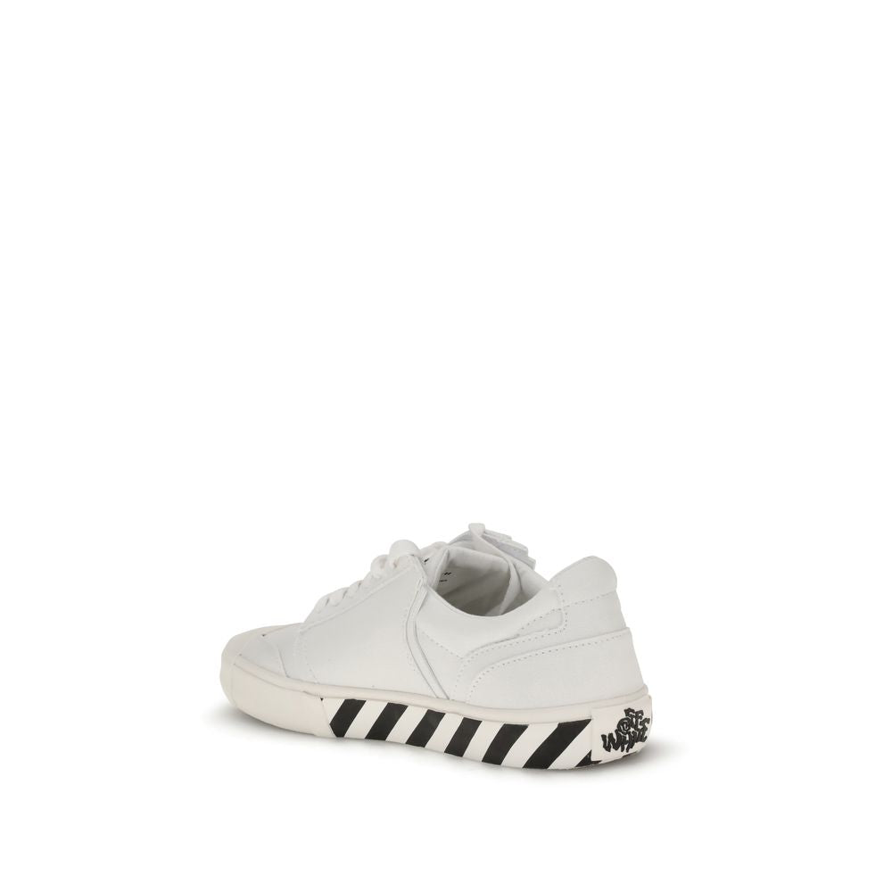 White Calf Leather Bos Taurus Low Top SneakersLow Vulc Undercut Sneakers by Off-White feature contrasting color details and the iconic Arrow motif on the side. Featuring a flat sole and lace-up closure, they combine urban style and comfort in a contempora