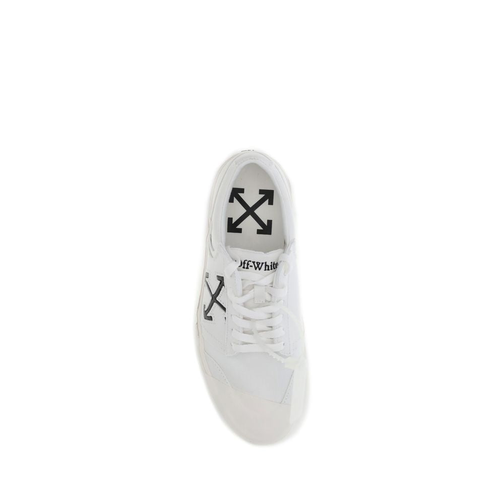 White Calf Leather Bos Taurus Low Top SneakersLow Vulc Undercut Sneakers by Off-White feature contrasting color details and the iconic Arrow motif on the side. Featuring a flat sole and lace-up closure, they combine urban style and comfort in a contempora