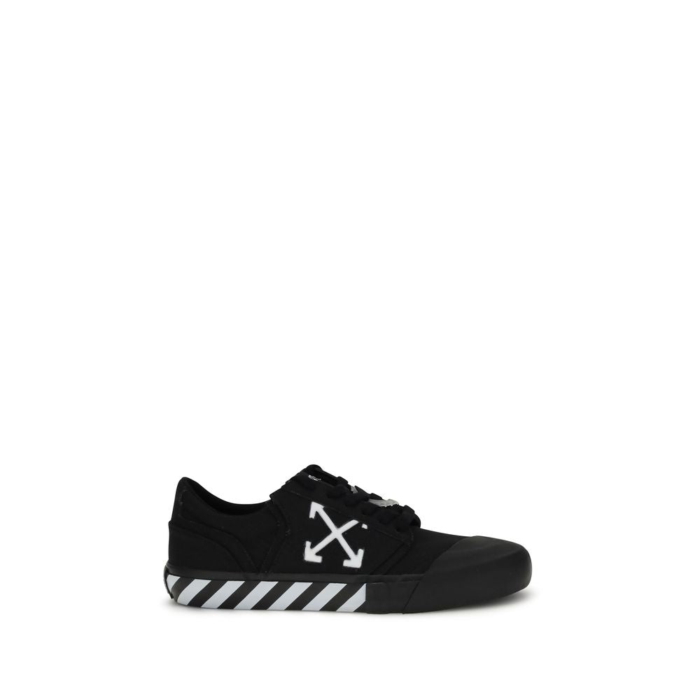 Black Calf Leather Bos Taurus Low Top SneakersLow Vulc Undercut Sneakers by Off-White feature contrasting color details and the iconic Arrow motif on the side. Featuring a flat sole and lace-up closure, they combine urban style and comfort in a contempora