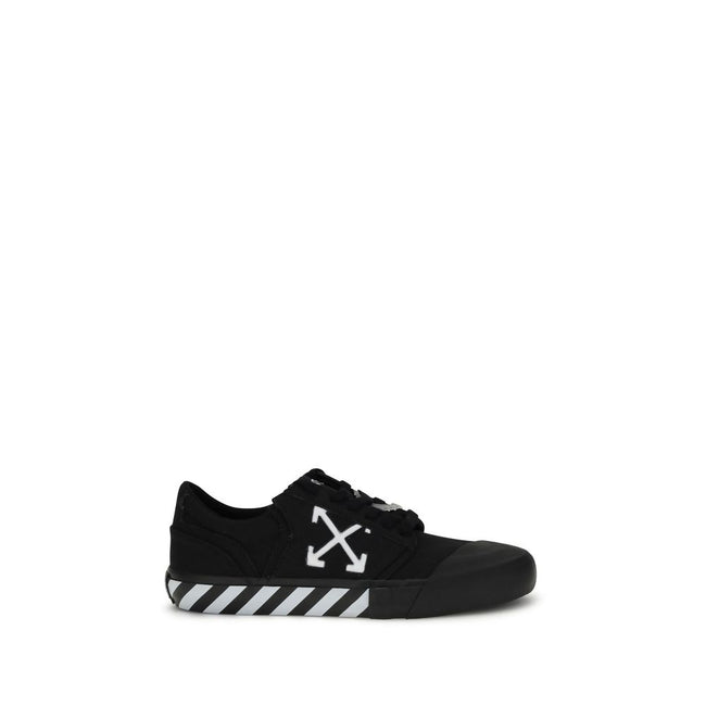 Black Calf Leather Bos Taurus Low Top SneakersLow Vulc Undercut Sneakers by Off-White feature contrasting color details and the iconic Arrow motif on the side. Featuring a flat sole and lace-up closure, they combine urban style and comfort in a contempora