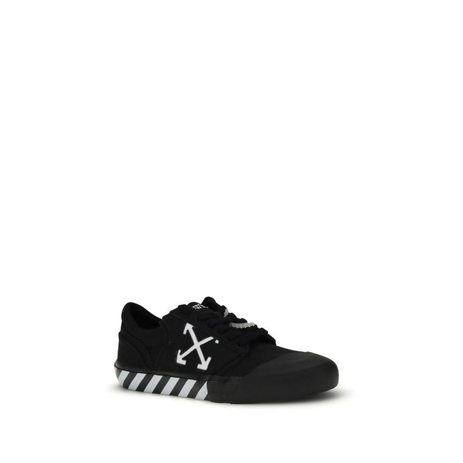 Black Calf Leather Bos Taurus Low Top SneakersLow Vulc Undercut Sneakers by Off-White feature contrasting color details and the iconic Arrow motif on the side. Featuring a flat sole and lace-up closure, they combine urban style and comfort in a contempora