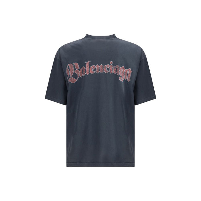 Black Cotton T-ShirtThe Cotton logo print T-shirt by Balenciaga stands out for its refined simplicity. Crafted from pure cotton, it features short sleeves, a crew neckline and a straight cut that enhances its regular fit. The graphic logo print on the fro