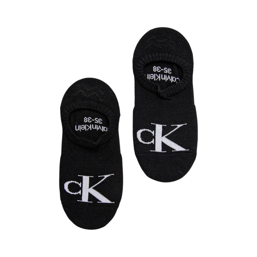 Black Cotton SocksDiscover the comfort and style of Calvin Klein Jeans women’s FOOTIE HIGH CUT 2P socks. Made from high-quality materials, these socks consist of 67% cotton, 29% polyester, 2% elastane/lycra, and 2% polyamide, ensuring a perfect fit and a