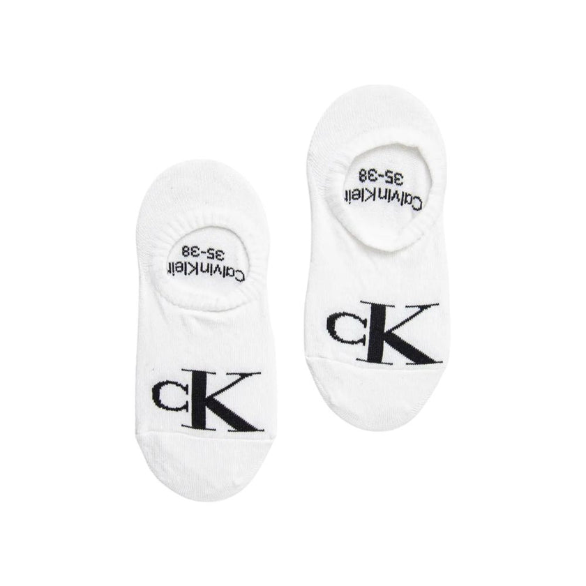 White Cotton SocksDiscover the comfort and style of Calvin Klein Jeans women’s FOOTIE HIGH CUT 2P socks. Made from high-quality materials, these socks consist of 67% cotton, 29% polyester, 2% elastane/lycra, and 2% polyamide, ensuring a perfect fit and a