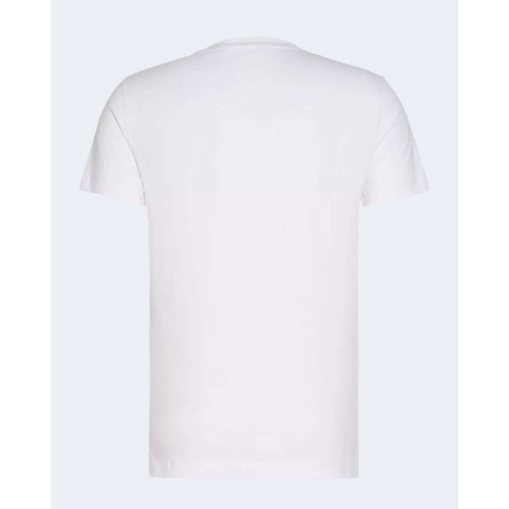 White Cotton ClothingDiscover the CORE MONOGRAM SLIM TEE short-sleeve t-shirt by Calvin Klein Jeans, an essential piece for your wardrobe. Made from 100% cotton, this t-shirt offers a soft and comfortable feel against the skin. The slim fit design enhance