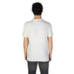 White Cotton T-ShirtThe Boss Tegood 10240843 01 50508243 men’s short-sleeved t-shirt is an essential piece for those who value both style and comfort. Made from 100% high-quality cotton, this t-shirt offers a soft feel against the skin and a natural fit,