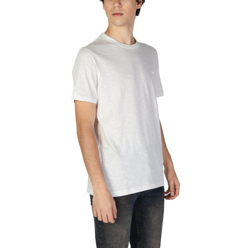 White Cotton T-ShirtThe Boss Tegood 10240843 01 50508243 men’s short-sleeved t-shirt is an essential piece for those who value both style and comfort. Made from 100% high-quality cotton, this t-shirt offers a soft feel against the skin and a natural fit,
