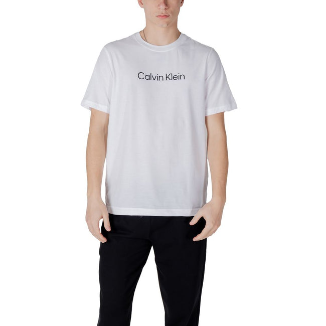 White Cotton T-ShirtThe Calvin Klein Sport GRAPHIC S/S LVGMS5K182 short-sleeve t-shirt for men is an essential piece for every modern man’s wardrobe. Made from a blend of 57% cotton, 38% polyester, and 5% elastane/lycra, this t-shirt provides exceptional