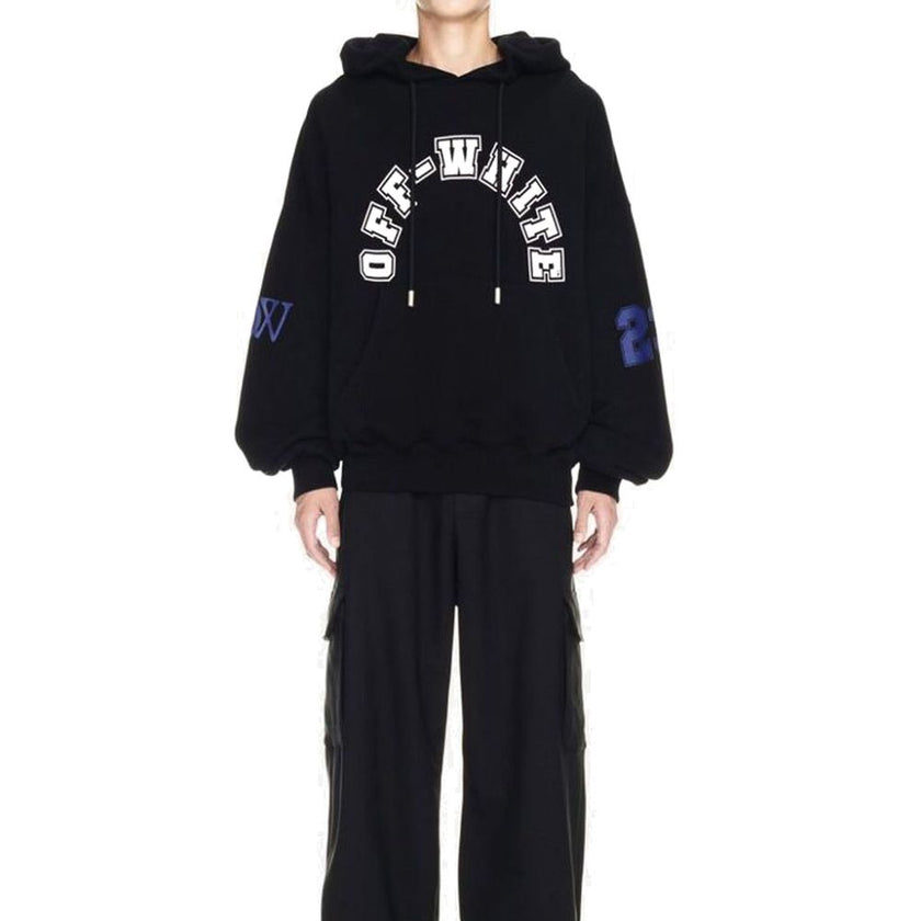 Black Cotton SweatshirtDescription: – Composition: 100% Cotton – Long sleeves – Ribbed trims – Drawstring hood – Front pouch pocket – Straight hem – Drop shoulder – CHEST: 150.0 Cm SLEEVE LENGTH: 97.0 Cm Length: 64.0 Cm – Logo print at the sleeve – Numeri