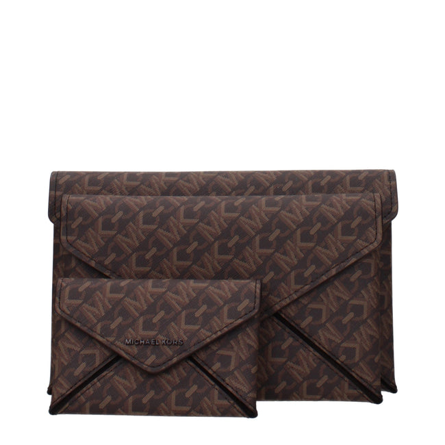 Brown Fabric Clutch BagDescription: The product with MPN 32F4T9JD7BBROWN and code F85040 fabric in brown is a clutches designed by Michael Kors. It has features like logo, 2 inner clutch removable.Brown Fabric Clutch Bag${tagsMichael KorsAulae Brown Fabri