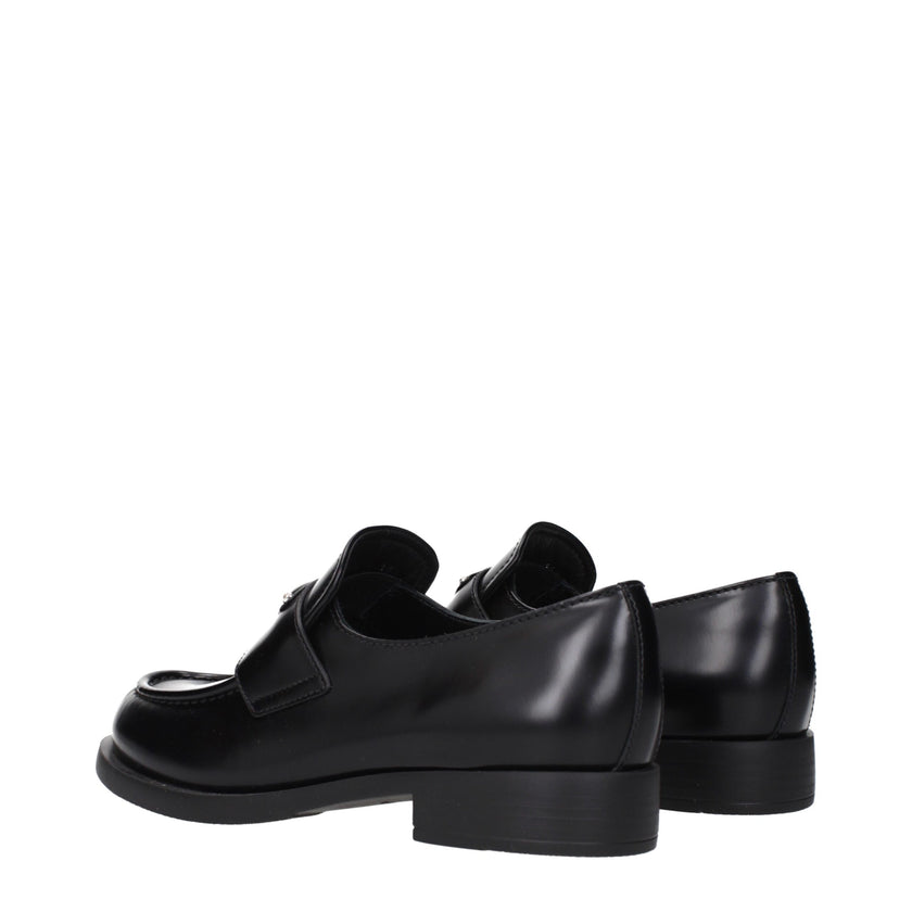 Black Leather Slip-On LoafersDescription: The product with MPN 1D329N055025F0002 and code F84289 leather in black is a loafers designed by Prada. It has features like front logo.Black Leather Slip-On Loafers${tagsPradaAulae Black Leather Slip-On Loafers P