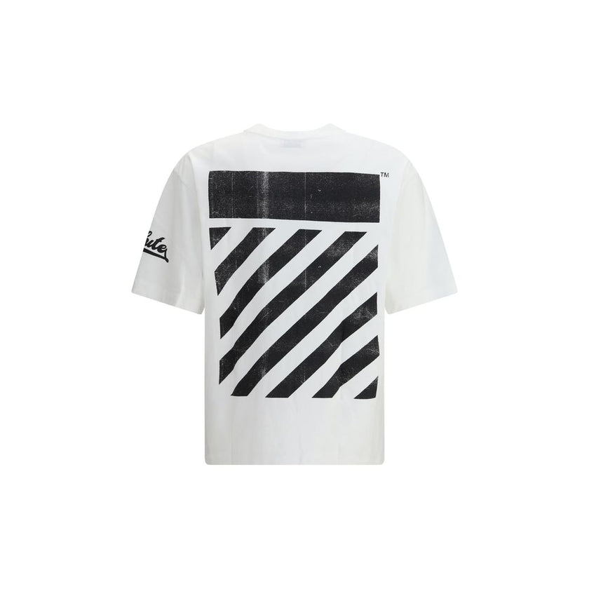 White Cotton T-ShirtThe Big Off Diagonal Skate Logo T-Shirt by Off-White embodies the brand’s avant-garde urban spirit with signature graphic details. Crafted from premium cotton, it features a minimalist crew neck, bold “OFF” motif at the front, and dist