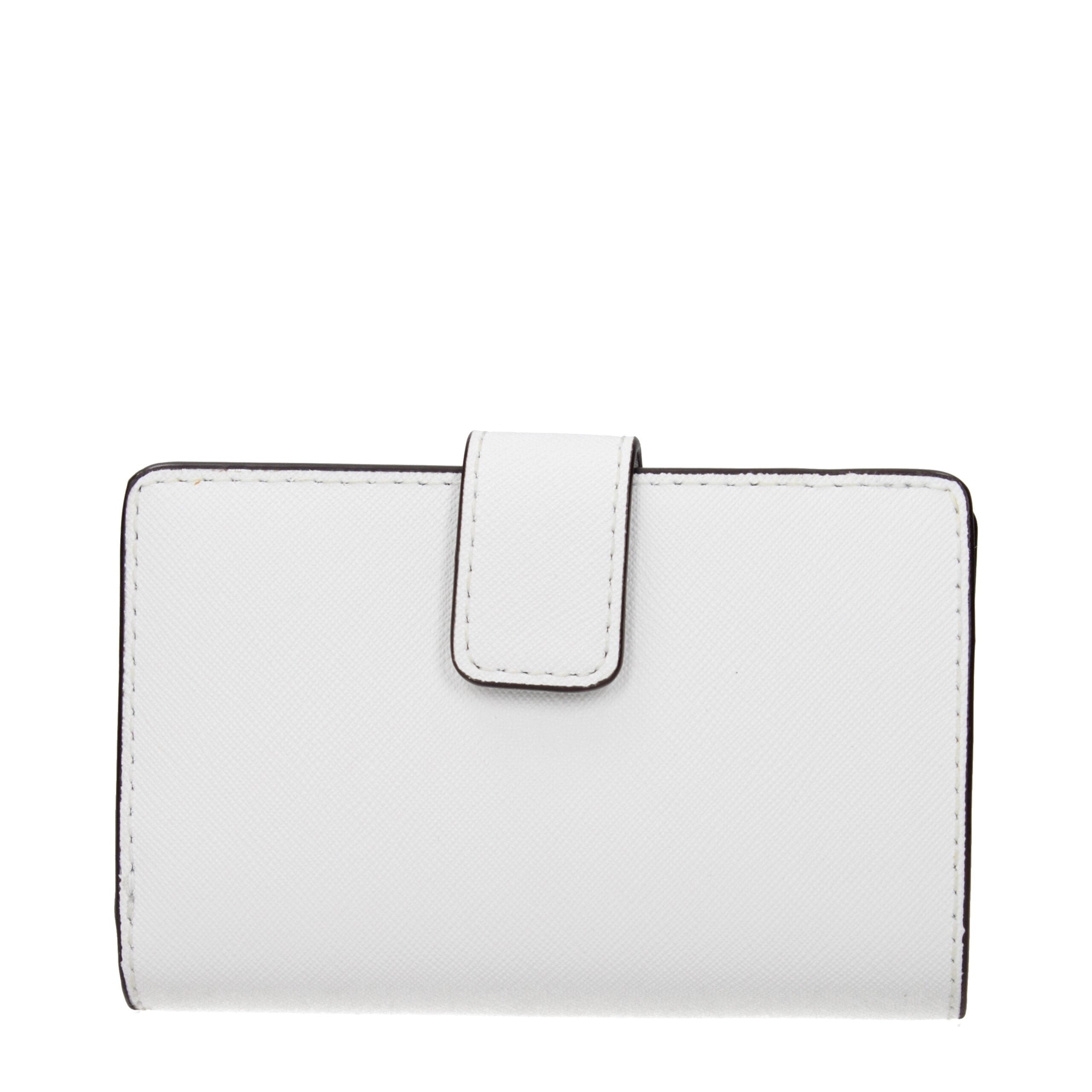 White Leather WalletDescription: The product with MPN 35R4STVF6LOPTICWHITE and code F85047 leather in white is a wallets designed by Michael Kors. It has features like front logo.White Leather Wallet${tagsMichael KorsAulae White Leather Wallet Michael Kor