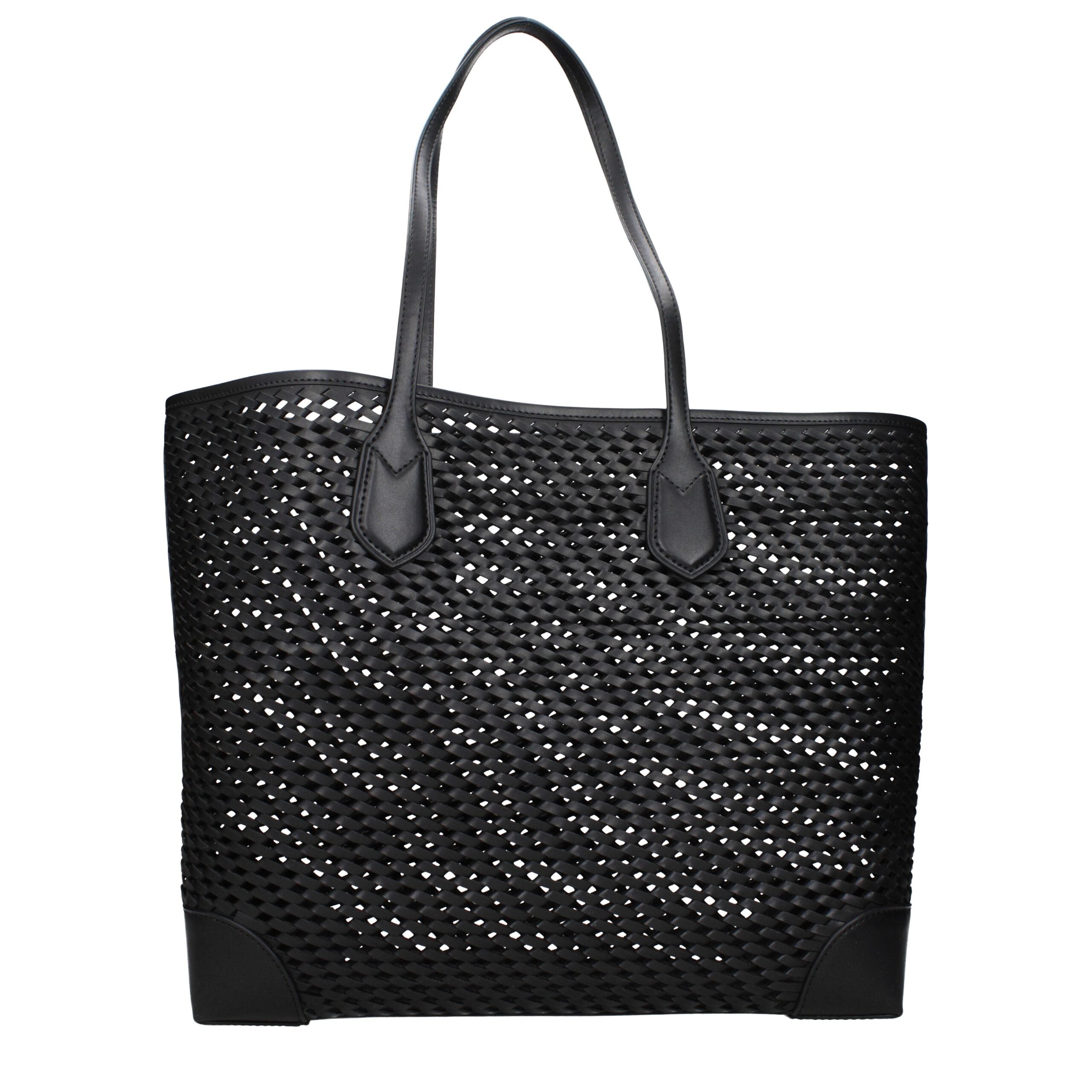 Black Leather Shoulder BagDescription: The product with MPN 35T5SV0T3YBLACK and code F85033 leather in black is a shoulder bags designed by Michael Kors. It has features like front detail, removable details, removable inner clutch.Black Leather Shoulder B