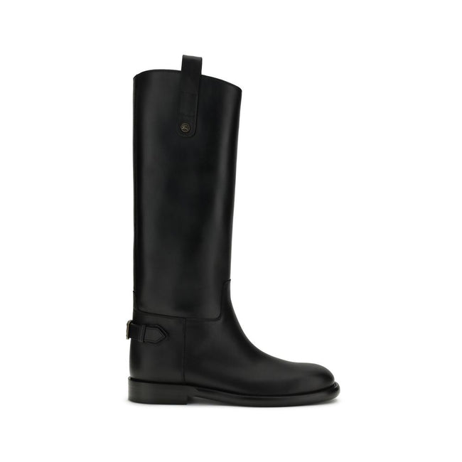 Black Calf Leather Bos Taurus Flat BootsLeather high Boots by Burberry combine essential lines and iconic details in a sleek, functional design. Featuring a flat sole and round toe, they offer a comfortable fit for everyday wear. There is a decorative buc