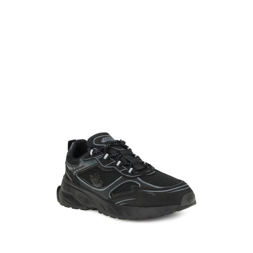 Black Calf Leather Bos Taurus Athletic SneakersSprinter Sneakers by Dsquared2 combine technical materials and modern design.Made of mesh and cracked-effect leather, they are enhanced with reflective details for increased visibility.Trekking-style laces em