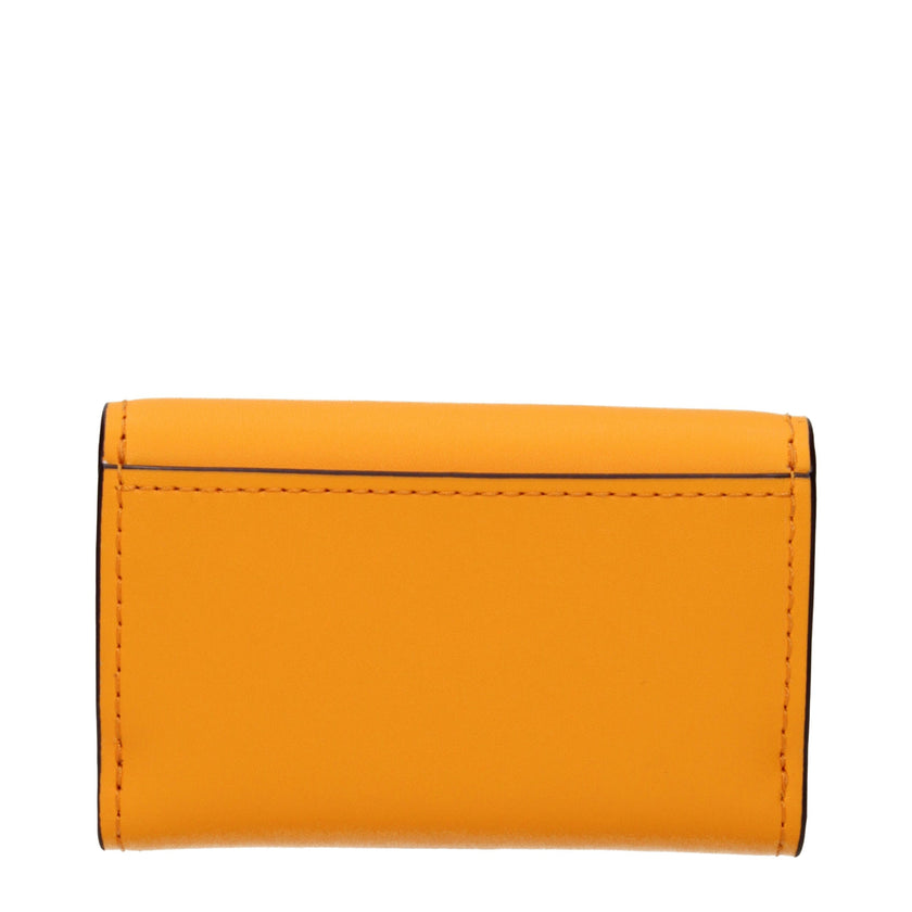 Orange Leather WalletDescription: The product with MPN 35S5G1YE0LPOPORANGE and code F85049 leather in orange is a coin purses designed by Michael Kors. It has features like front detail, front logo, external pocket.Orange Leather Wallet${tagsMichael KorsA