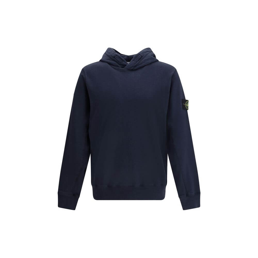 HoodieThe Stone Island Hoodie is an iconic garment with a casual, contemporary style. Featuring a ribbed hem and cuffs, it ensures comfort and a perfect fit. The distinctive detail is the brand’s logo patch applied on the right sleeve, a symbol of authent