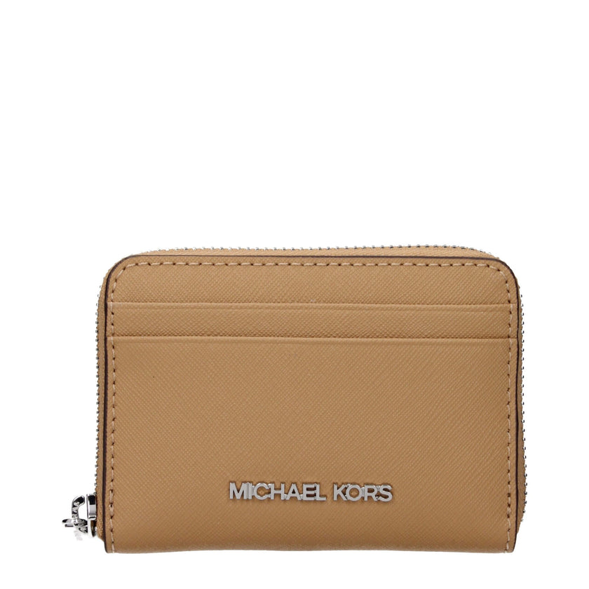 Brown Leather CardholderDescription: The product with MPN 35H8STVZ5LPEANUT and code F85081 leather in brown is a document holders designed by Michael Kors. It has features like front logo.Brown Leather Cardholder${tagsMichael KorsAulae Brown Leather Cardh