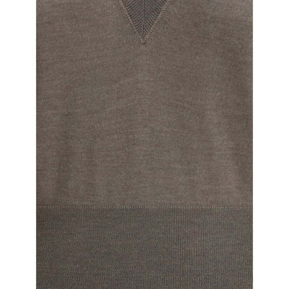 Brown Cashmere Cashmere SweaterThis long-sleeve Sweater features a deep V-neck and is crafted from lightweight Grey Cashmere and Silk knit. Finished with a high hem and ribbed cuffs, it combines softness, comfort, and refined elegance, perfect for sophist