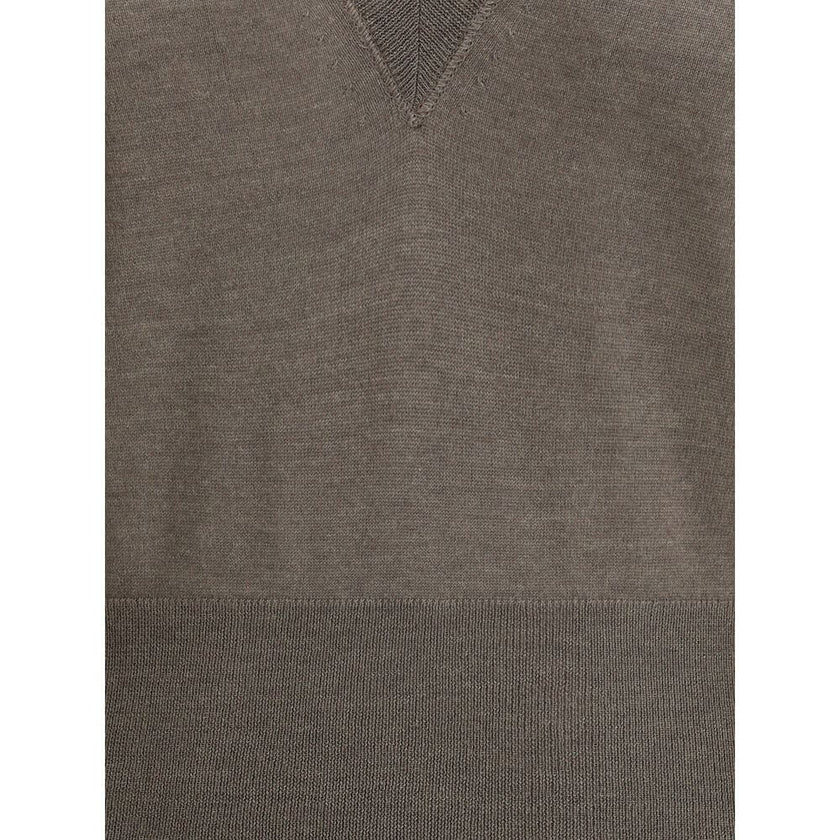 Brown Cashmere Cashmere SweaterThis long-sleeve Sweater features a deep V-neck and is crafted from lightweight Grey Cashmere and Silk knit. Finished with a high hem and ribbed cuffs, it combines softness, comfort, and refined elegance, perfect for sophist