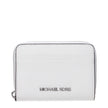 White Leather CardholderDescription: The product with MPN 35H8STVZ5LOPTICWHITE and code F85081 leather in white is a document holders designed by Michael Kors. It has features like front logo.White Leather Cardholder${tagsMichael KorsAulae White Leather C