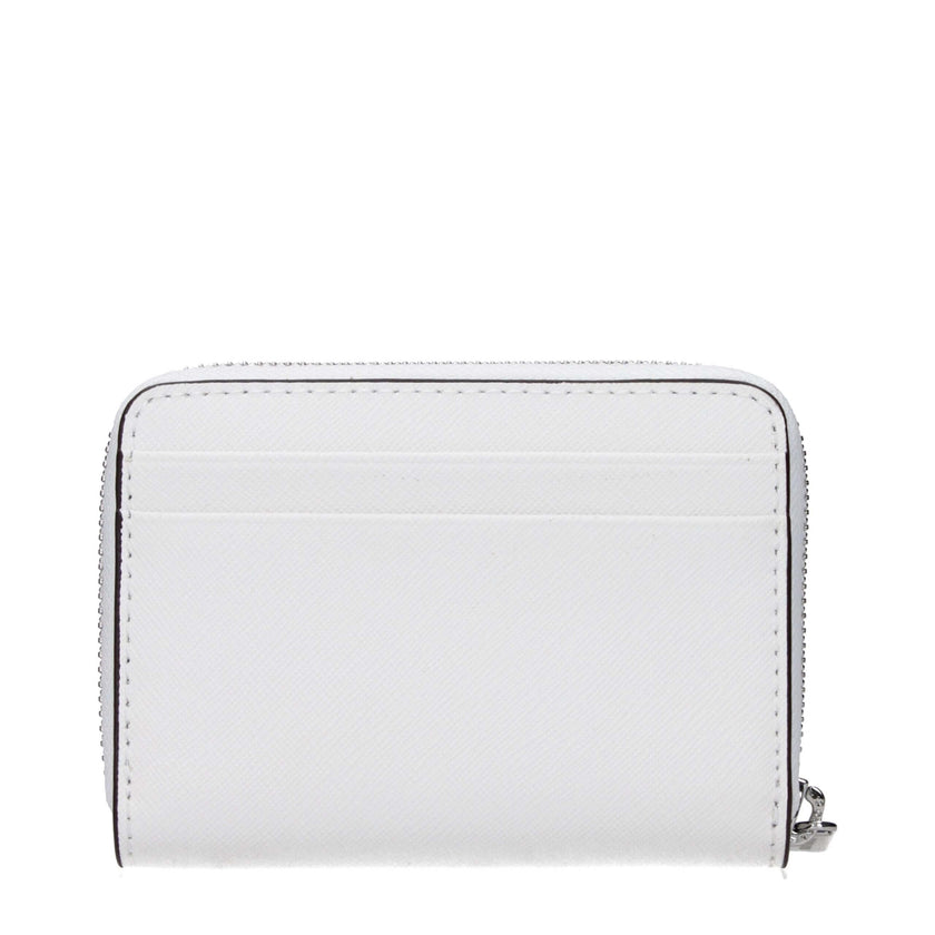 White Leather CardholderDescription: The product with MPN 35H8STVZ5LOPTICWHITE and code F85081 leather in white is a document holders designed by Michael Kors. It has features like front logo.White Leather Cardholder${tagsMichael KorsAulae White Leather C