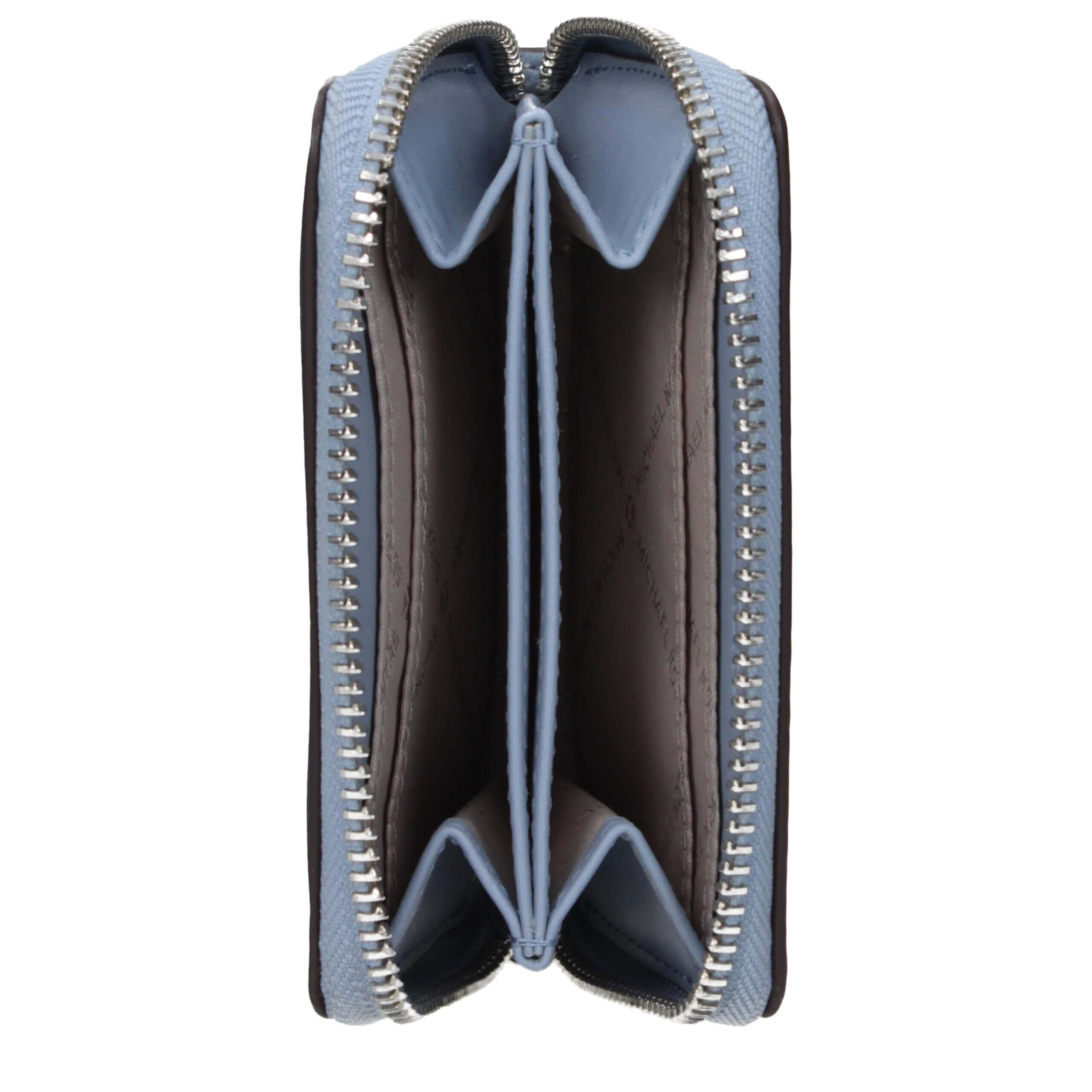 Light Blue Leather CardholderDescription: The product with MPN 35S4STVD6LPALEBLUE and code F85084 leather in heavenly is a document holders designed by Michael Kors. It has features like front logo.Light Blue Leather Cardholder${tagsMichael KorsAulae Ligh