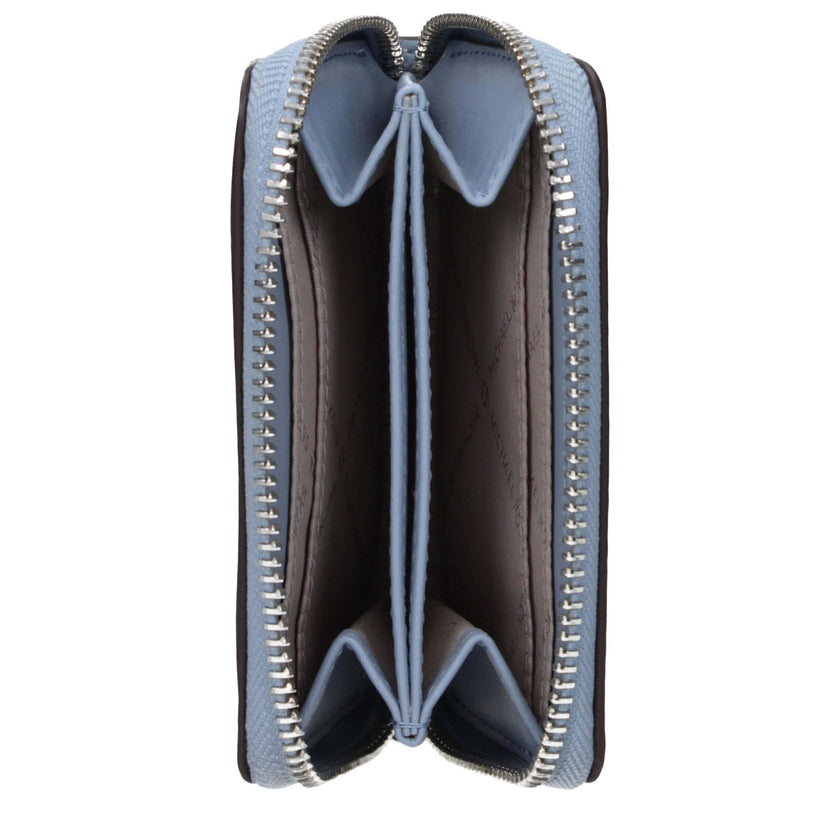 Light Blue Leather CardholderDescription: The product with MPN 35S4STVD6LPALEBLUE and code F85084 leather in heavenly is a document holders designed by Michael Kors. It has features like front logo.Light Blue Leather Cardholder${tagsMichael KorsAulae Ligh