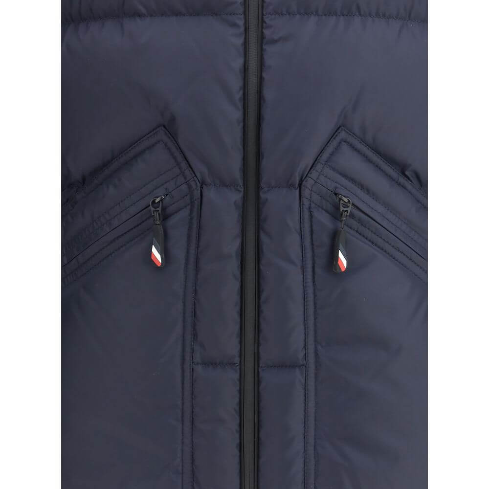 Blue Polyester Full-Length JacketThe quilted Zip-Up Jacket by Moncler Grenoble blends performance and refinement in a design made for the mountain. The down-filled front ensures warmth and protection, while the stretch jersey structure follows every movem