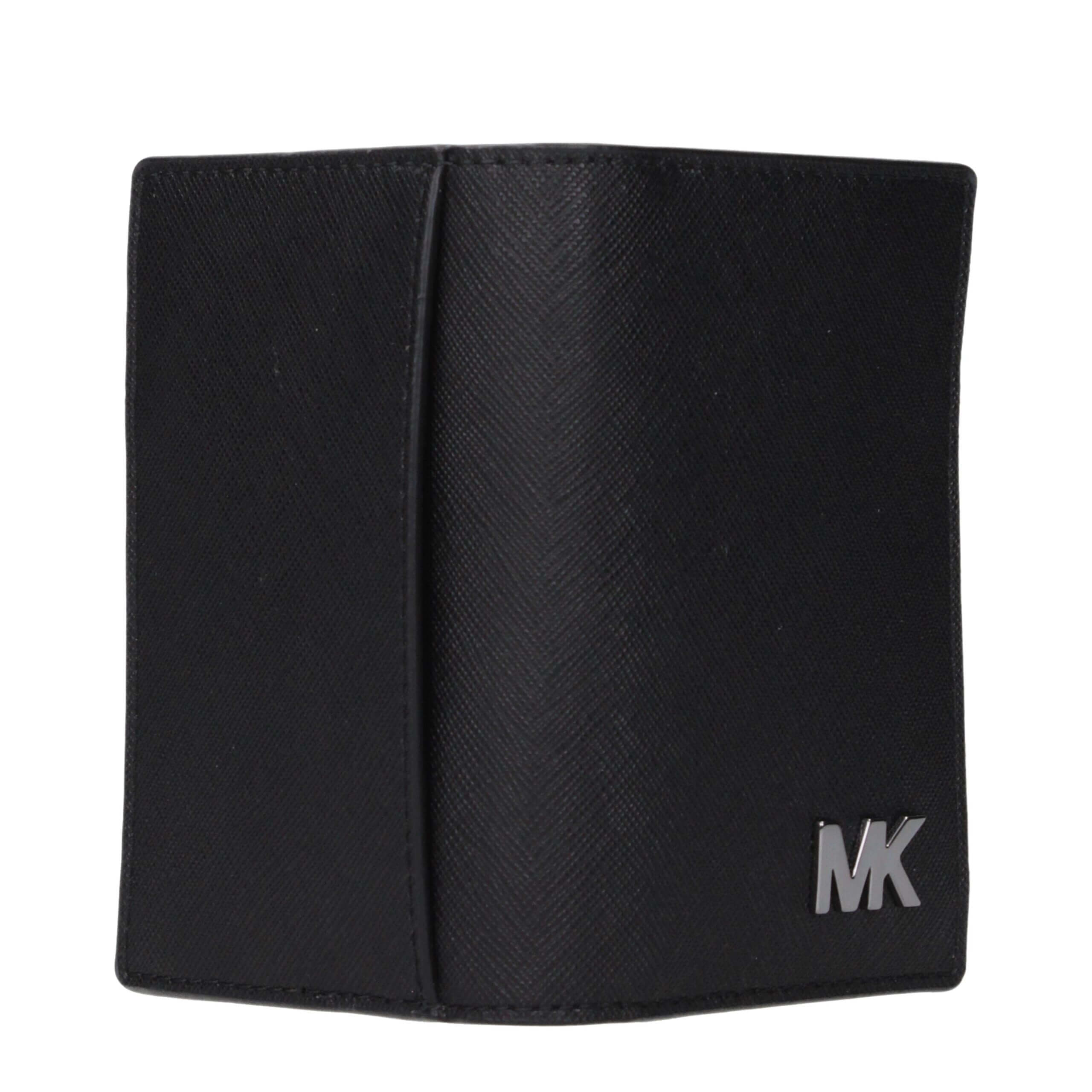 Black Fabric CardholderDescription: The product with MPN 36S5LCOD1UBLACK and code F85087 fabric in black is a document holders designed by Michael Kors. It has features like front logo.Black Fabric Cardholder${tagsMichael KorsAulae Black Fabric Cardholder