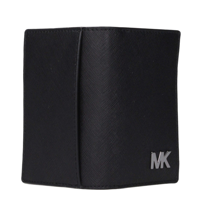 Black Fabric CardholderDescription: The product with MPN 36S5LCOD1UBLACK and code F85087 fabric in black is a document holders designed by Michael Kors. It has features like front logo.Black Fabric Cardholder${tagsMichael KorsAulae Black Fabric Cardholder