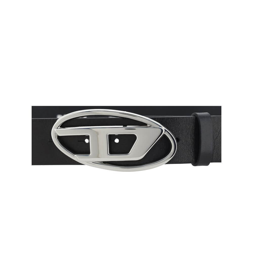 Black Calf Leather Bos Taurus Regular BeltThe leather Belt by Diesel is an elegant and modern accessory, crafted from smooth leather for a sophisticated and versatile look. The buckle is decorated with the iconic three-dimensional logo applique, a distinc