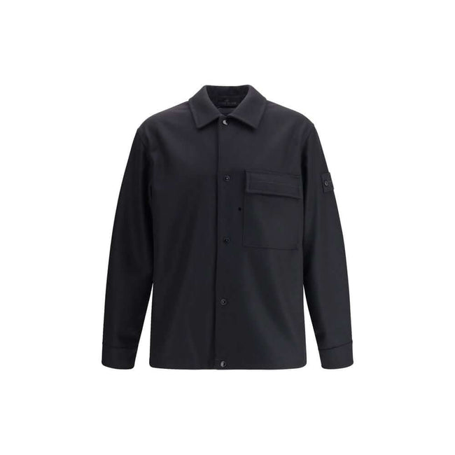 Black Fleece Wool CoatStone Island’s Wool Jacket is an overshirt with an essential and functional character. It features a classic collar, button closure and a patch pocket on the chest. The design is completed by the iconic logo on the left sleeve, a dis